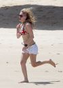 thumb_Avril_Lavigne_bikini_in_Cabo_017.jpg