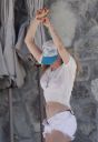 thumb_Avril_Lavigne_bikini_in_Cabo_026.jpg