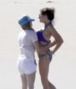 thumb_Avril_Lavigne_bikini_in_Cabo_037.jpg