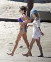 thumb_Avril_Lavigne_bikini_in_Cabo_038.jpg