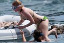 thumb_Avril_Lavigne_bikini_in_Cabo_062.jpg