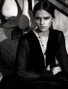 thumb_Emma_Watson_-_Vogue_Italy_November_2015_009.jpg