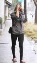 thumb_Kaley_Cuoco_leaving_the_Gym_getting_caught_in_the_rain_in_Los_Angeles_005.jpg