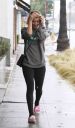 thumb_Kaley_Cuoco_leaving_the_Gym_getting_caught_in_the_rain_in_Los_Angeles_010.jpg