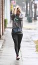 thumb_Kaley_Cuoco_leaving_the_Gym_getting_caught_in_the_rain_in_Los_Angeles_015.jpg