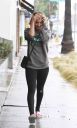 thumb_Kaley_Cuoco_leaving_the_Gym_getting_caught_in_the_rain_in_Los_Angeles_021.jpg