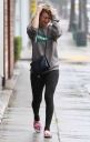 thumb_Kaley_Cuoco_leaving_the_Gym_getting_caught_in_the_rain_in_Los_Angeles_041.jpg