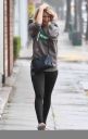 thumb_Kaley_Cuoco_leaving_the_Gym_getting_caught_in_the_rain_in_Los_Angeles_043.jpg