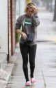 thumb_Kaley_Cuoco_leaving_the_Gym_getting_caught_in_the_rain_in_Los_Angeles_044.jpg