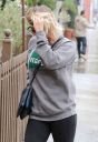 thumb_Kaley_Cuoco_leaving_the_Gym_getting_caught_in_the_rain_in_Los_Angeles_054.jpg