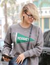 thumb_Kaley_Cuoco_leaving_the_Gym_getting_caught_in_the_rain_in_Los_Angeles_063.jpg
