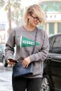 thumb_Kaley_Cuoco_leaving_the_Gym_getting_caught_in_the_rain_in_Los_Angeles_065.jpg