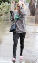 thumb_Kaley_Cuoco_leaving_the_Gym_getting_caught_in_the_rain_in_Los_Angeles_069.jpg