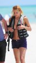 thumb_Michelle_Hunziker_bikini_at_the_Beach_in_Miami_004.jpg