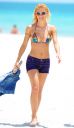 thumb_Michelle_Hunziker_bikini_at_the_Beach_in_Miami_005.jpg
