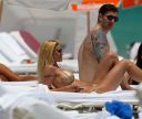 thumb_Michelle_Hunziker_bikini_at_the_Beach_in_Miami_065.jpg