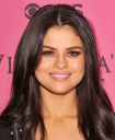 thumb_Selena_Gomez_Victorias_Secret_Fashion_Show_Braless2C_no_underwear_adds_023.jpg