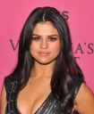 thumb_Selena_Gomez_Victorias_Secret_Fashion_Show_Braless2C_no_underwear_adds_054.jpg