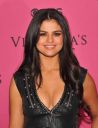 thumb_Selena_Gomez_Victorias_Secret_Fashion_Show_Braless2C_no_underwear_adds_062.jpg
