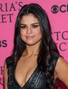 thumb_Selena_Gomez_Victorias_Secret_Fashion_Show_Braless2C_no_underwear_adds_067.jpg