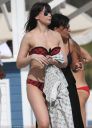thumb_Daisy_Lowe_Wearing_a_bikini_in_Miami_004.jpg