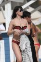 thumb_Daisy_Lowe_Wearing_a_bikini_in_Miami_012.jpg