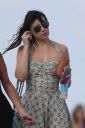 thumb_Daisy_Lowe_Wearing_a_bikini_in_Miami_031.jpg