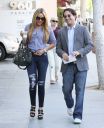 thumb_Amanda_Bynes_tight_top_tight_jeans_0003.jpg