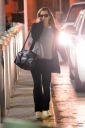 thumb_Emma_Watson_-_Arriving_at_JFK_airport_in_NY_0008.jpg